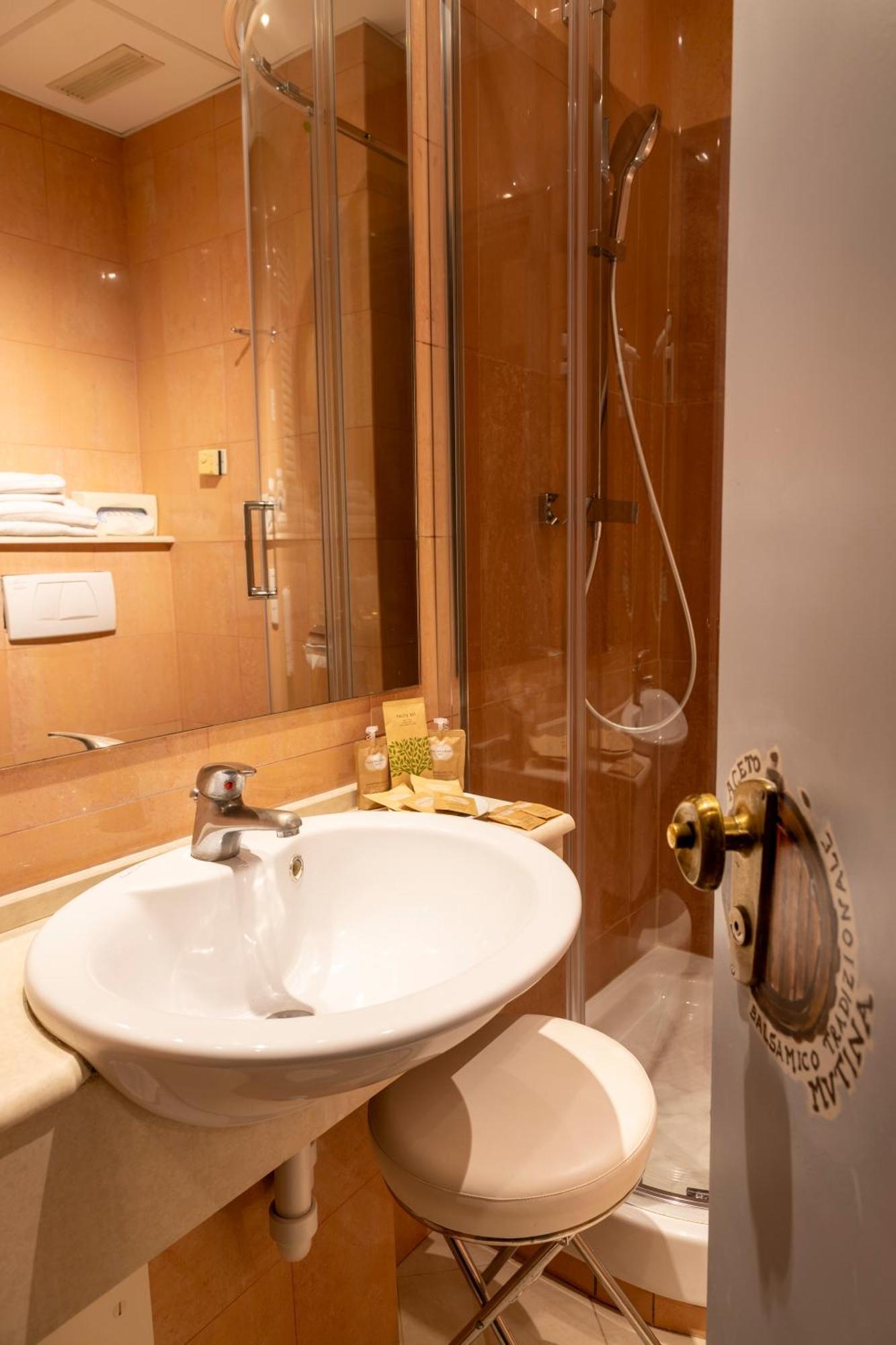 Hotel Terme Salvarola Sassuolo Exterior photo